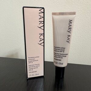 Mary Kay Foundation Primer Sunscreen Broad Spectrum SPF 15